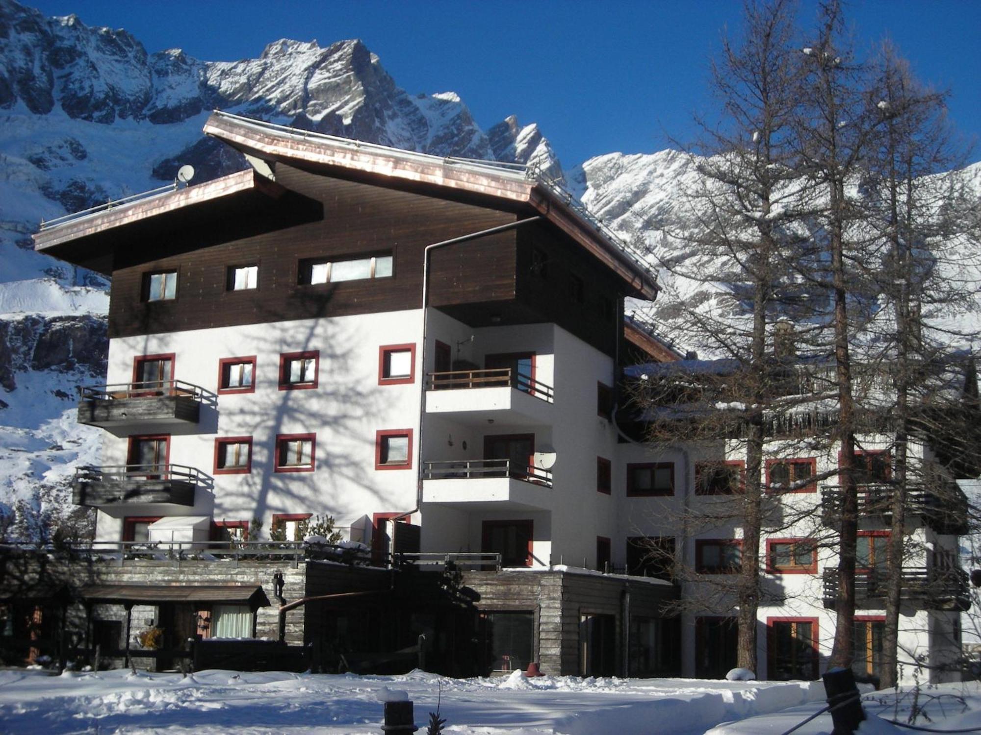 Contemporary Apartment In Breuil Cervinia Near Ski Area מראה חיצוני תמונה